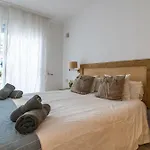 White Pearl Beach J4