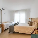 White Pearl Beach J4