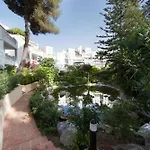 White Pearl Beach J4