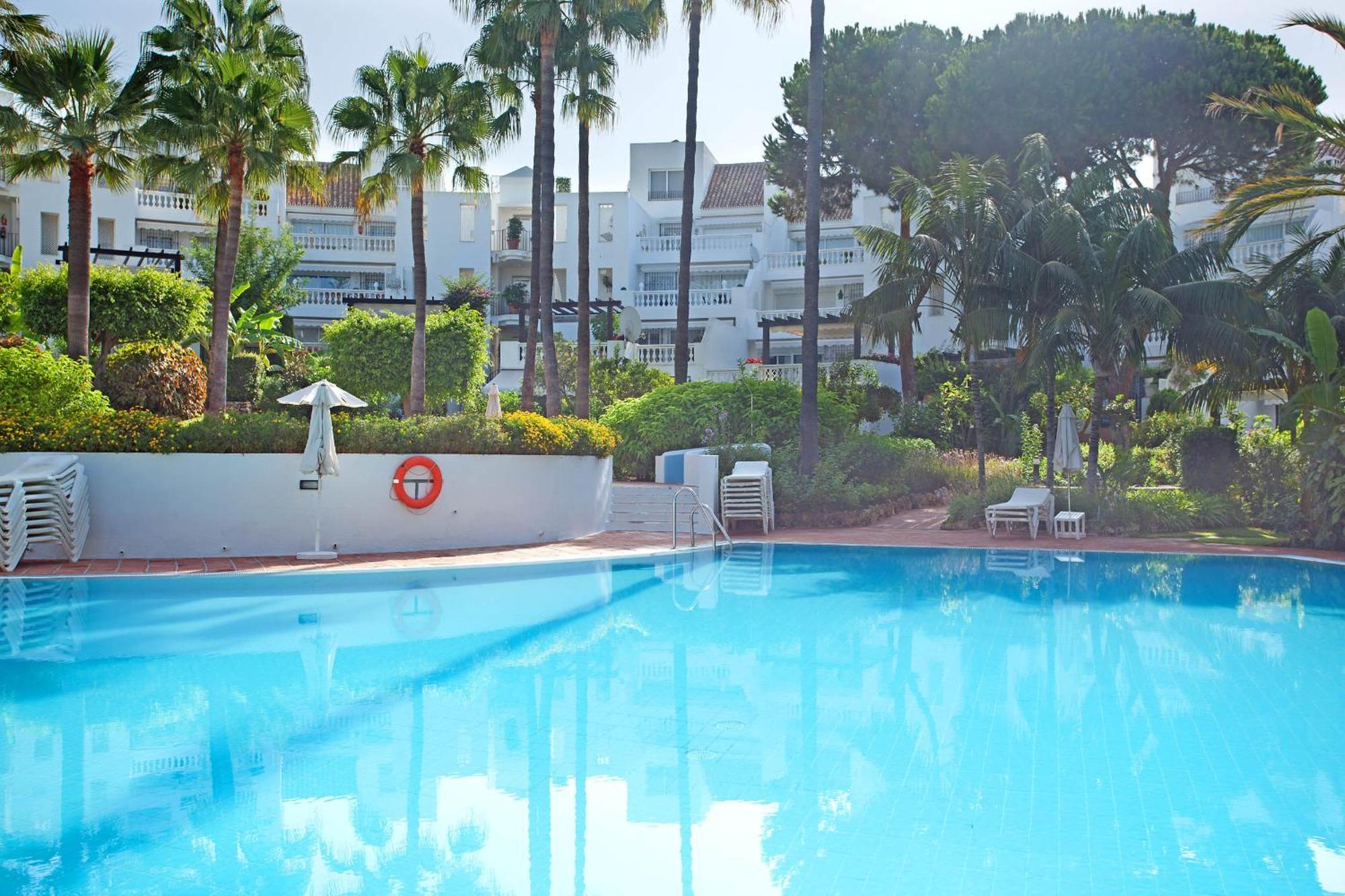 White Pearl J4 * Marbella