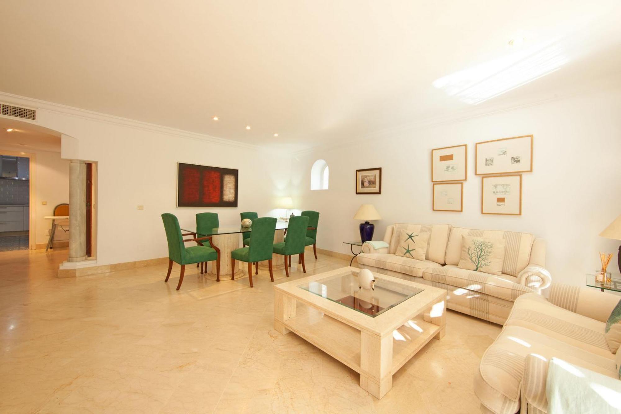 White Pearl J4 Apartment *