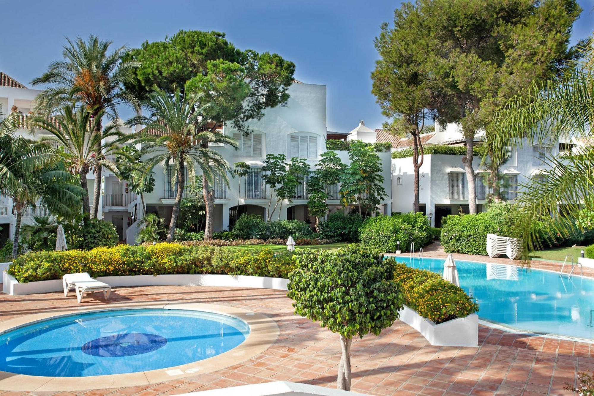 White Pearl J4 Apartment *